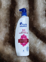 Head & Shoulders 2-in-1 Smooth and Silky Anti-Dandruff Shampoo: Get Flake-Free Hair with Added Smoothness and Shine