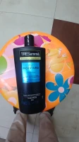 TRESemmé Rich Moisture Shampoo + Vitamin E 580ml