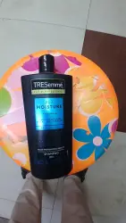 TRESemmé Rich Moisture Shampoo + Vitamin E 580ml