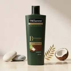 TRESemmé Botanique Shampoo with Coconut & Aloe Vera 400ml