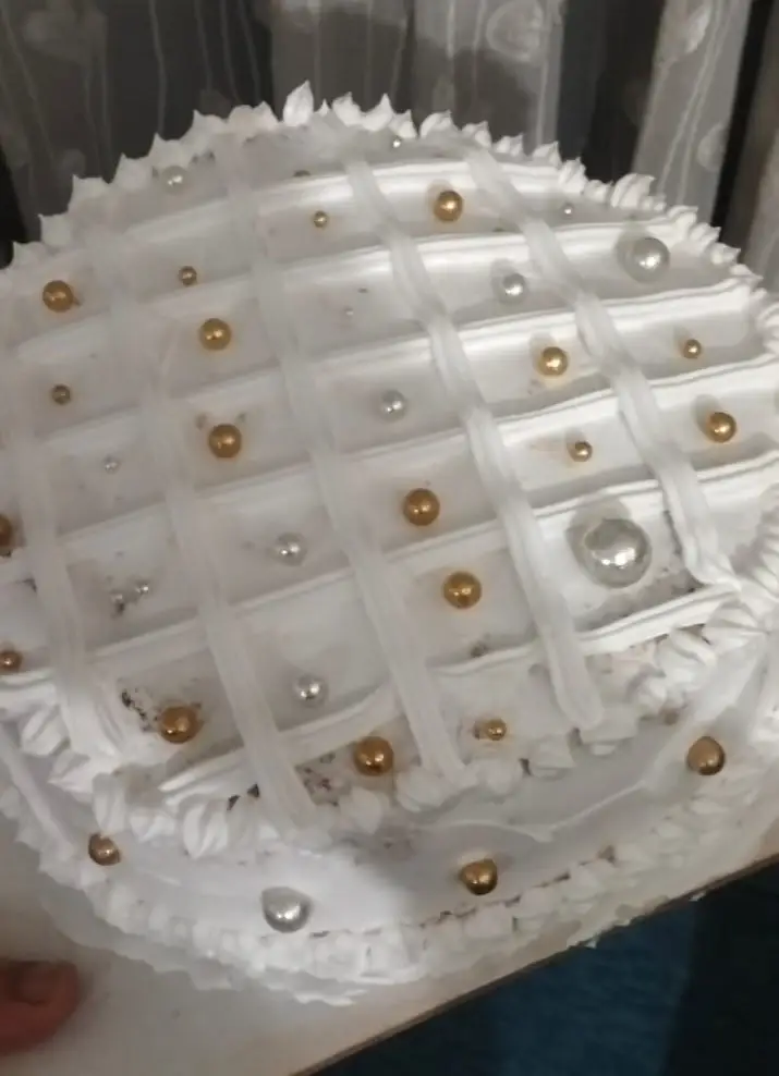 White Cake Designs-Love Shape Cake Design-3 Pound Cake Price in Bangladesh